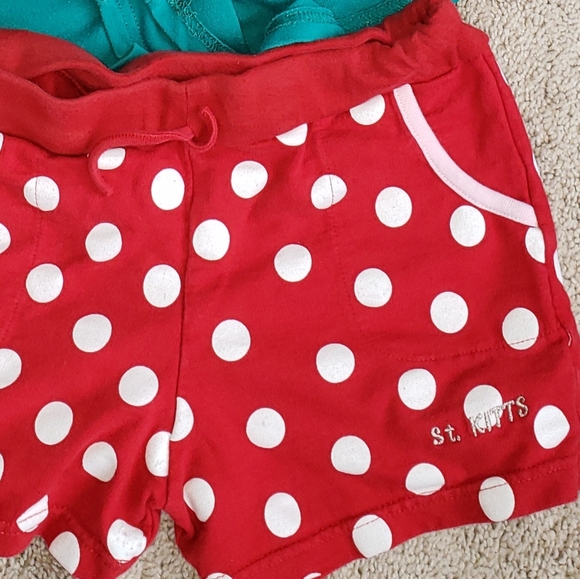 💥3 for $25💥 Women's summer shorts and tops - Picture 3 of 3